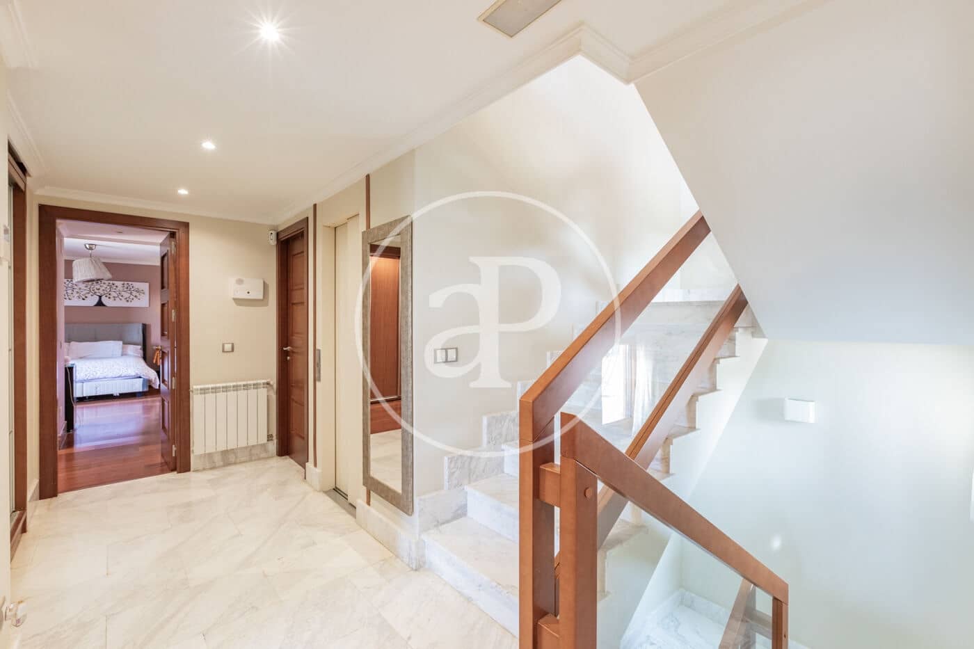 6 bedroom Villa for sale in Pozuelo de Alarcon with pool - € 1,700,000 (Ref: 9057881)