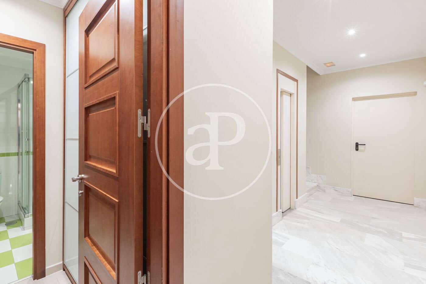 6 bedroom Villa for sale in Pozuelo de Alarcon with pool - € 1,700,000 (Ref: 9057881)