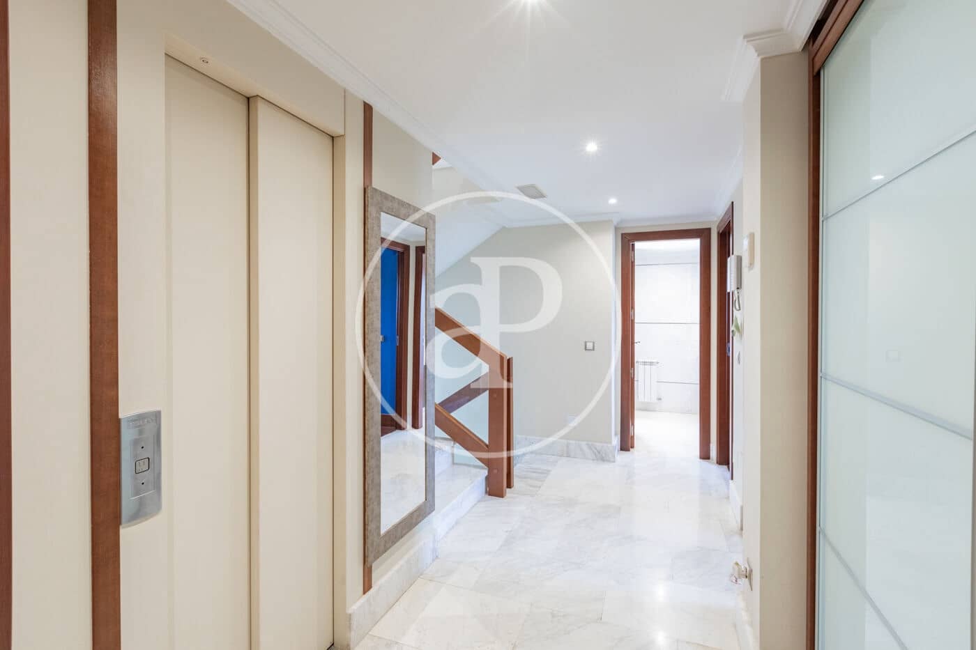 6 bedroom Villa for sale in Pozuelo de Alarcon with pool - € 1,700,000 (Ref: 9057881)