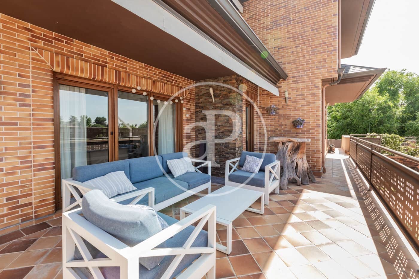 6 bedroom Villa for sale in Pozuelo de Alarcon with pool - € 1,700,000 (Ref: 9057881)