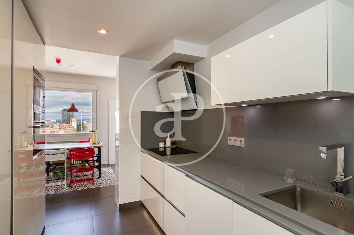 4 slaapkamer Appartement te koop in Madrid stad - € 1.800.000 (Ref: 9059757)