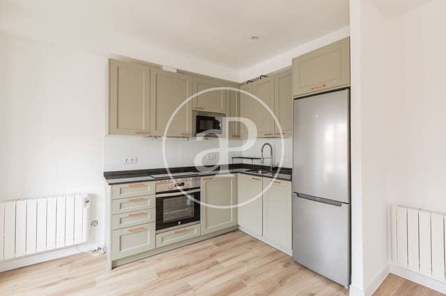 Appartement de 2 chambres à louer à Universidad, Madrid ville - 1 800 € (Ref: 9062642)