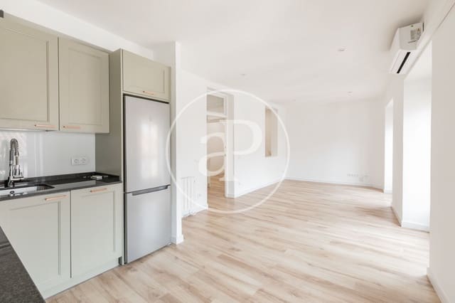 Appartement de 2 chambres à louer à Universidad, Madrid ville - 1 800 € (Ref: 9062642)