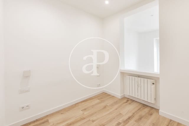 Appartement de 2 chambres à louer à Universidad, Madrid ville - 1 800 € (Ref: 9062642)