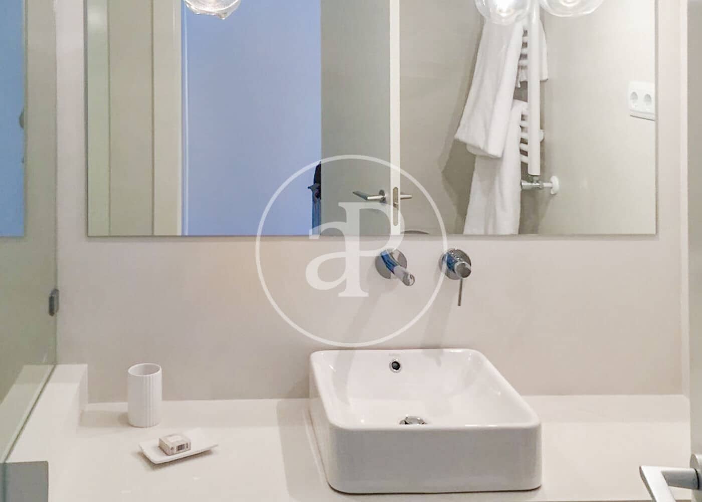 1 quarto Apartamento para arrendar em Madrid cidade - 2 000 € (Ref: 9062645)