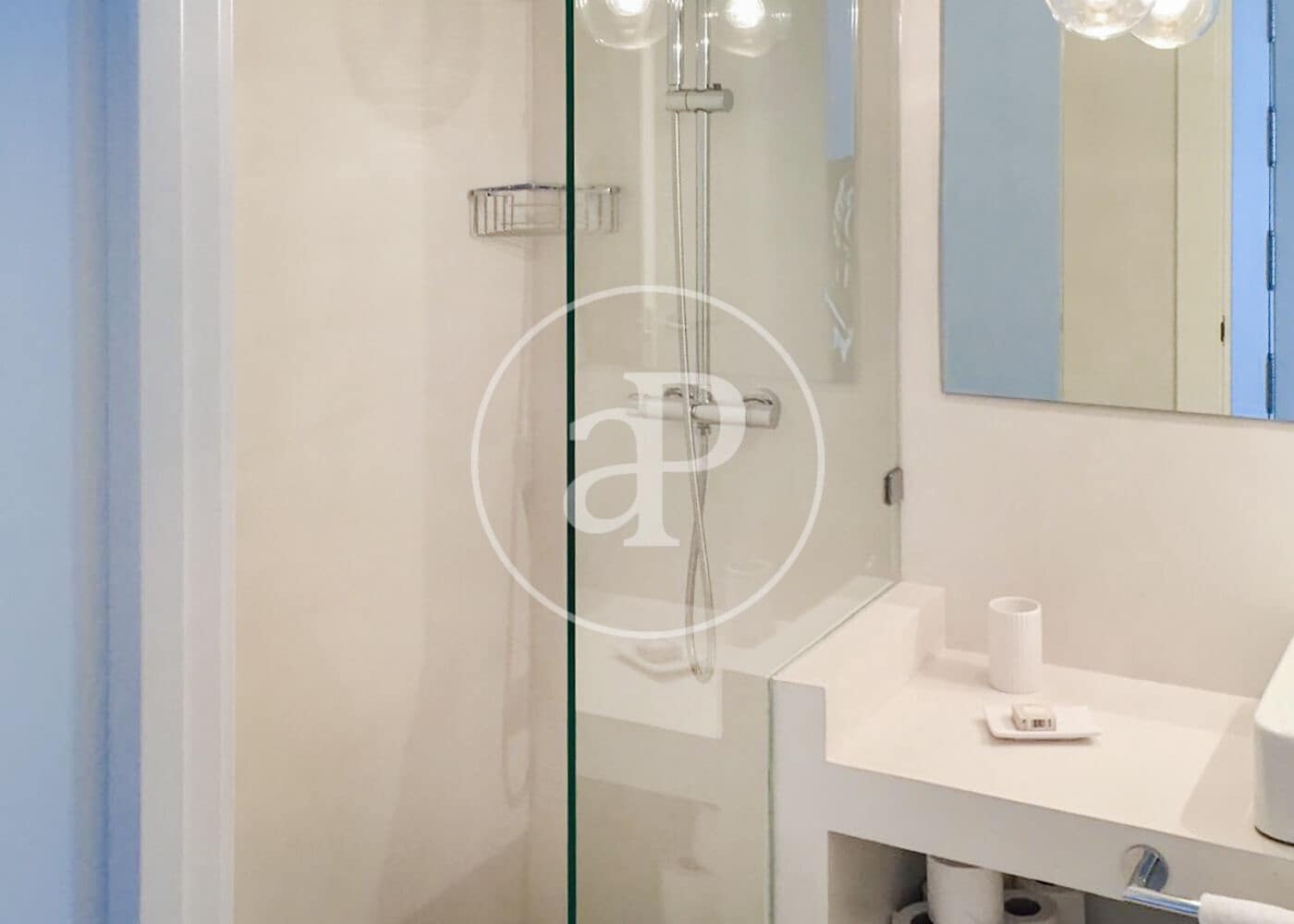 1 quarto Apartamento para arrendar em Madrid cidade - 2 000 € (Ref: 9062645)