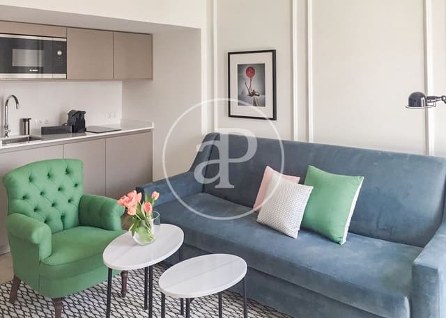 1 quarto Apartamento para arrendar em Almagro, Madrid cidade - 2 000 € (Ref: 9062645)