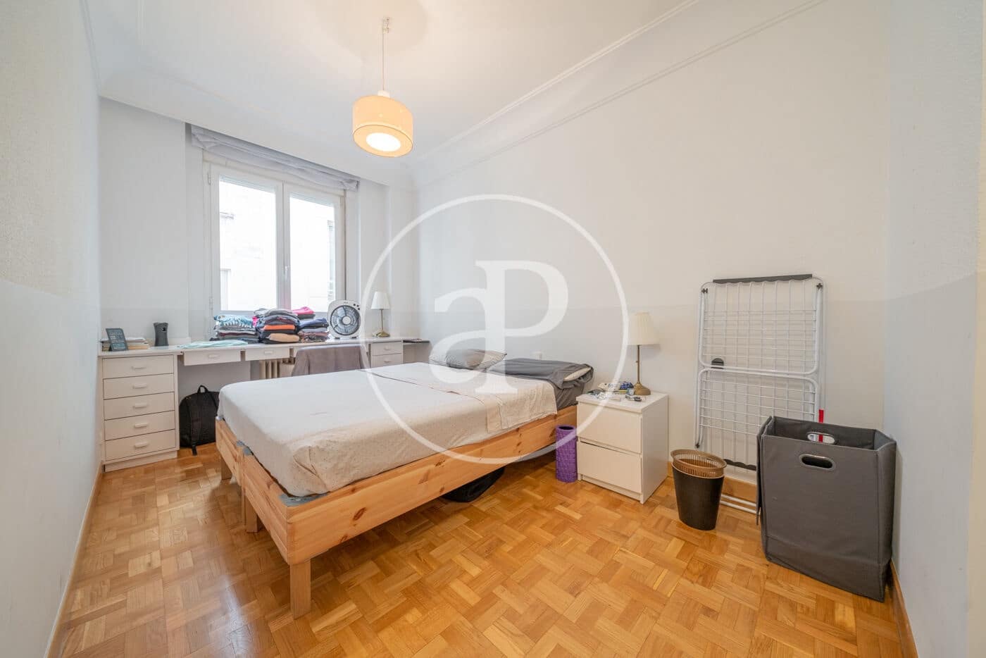 4 quarto Apartamento para arrendar em Madrid cidade - 3 500 € (Ref: 9065479)