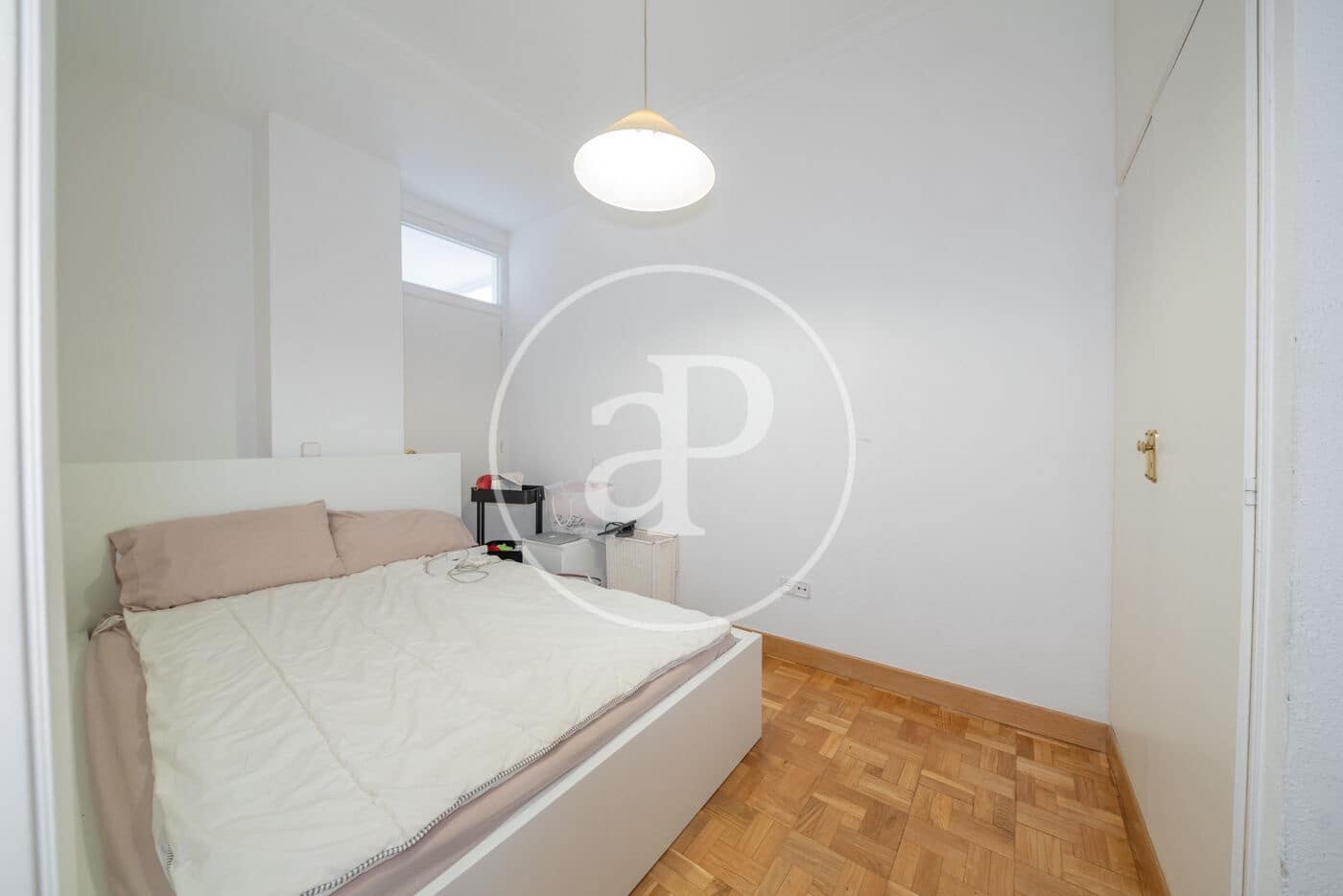 4 quarto Apartamento para arrendar em Madrid cidade - 3 500 € (Ref: 9065479)