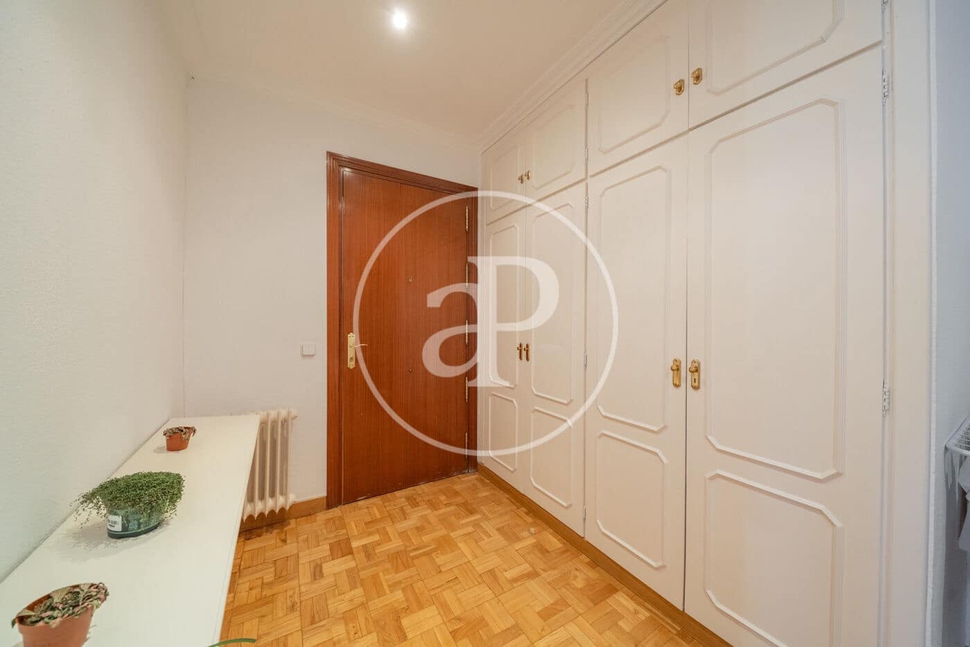 4 quarto Apartamento para arrendar em Madrid cidade - 3 500 € (Ref: 9065479)