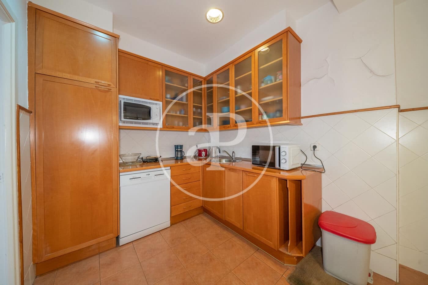 4 quarto Apartamento para arrendar em Madrid cidade - 3 500 € (Ref: 9065479)