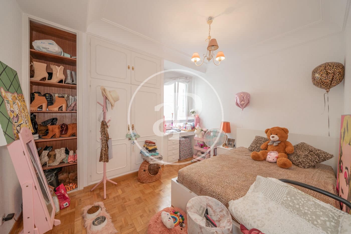 4 quarto Apartamento para arrendar em Madrid cidade - 3 500 € (Ref: 9065479)