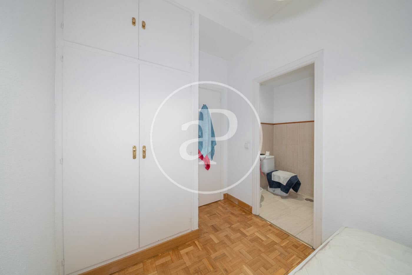 4 quarto Apartamento para arrendar em Madrid cidade - 3 500 € (Ref: 9065479)