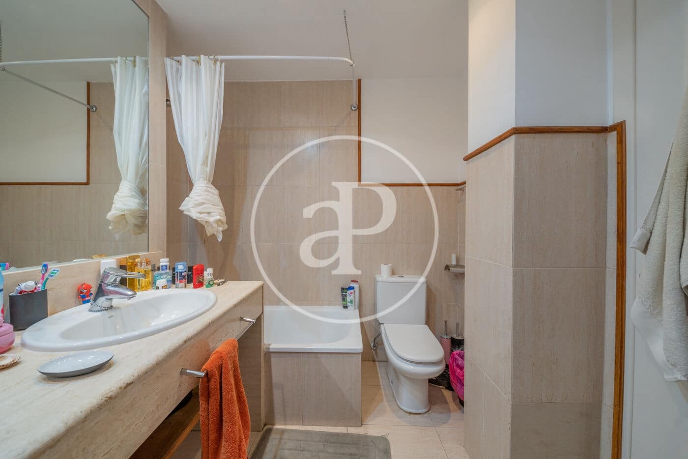 4 quarto Apartamento para arrendar em Madrid cidade - 3 500 € (Ref: 9065479)