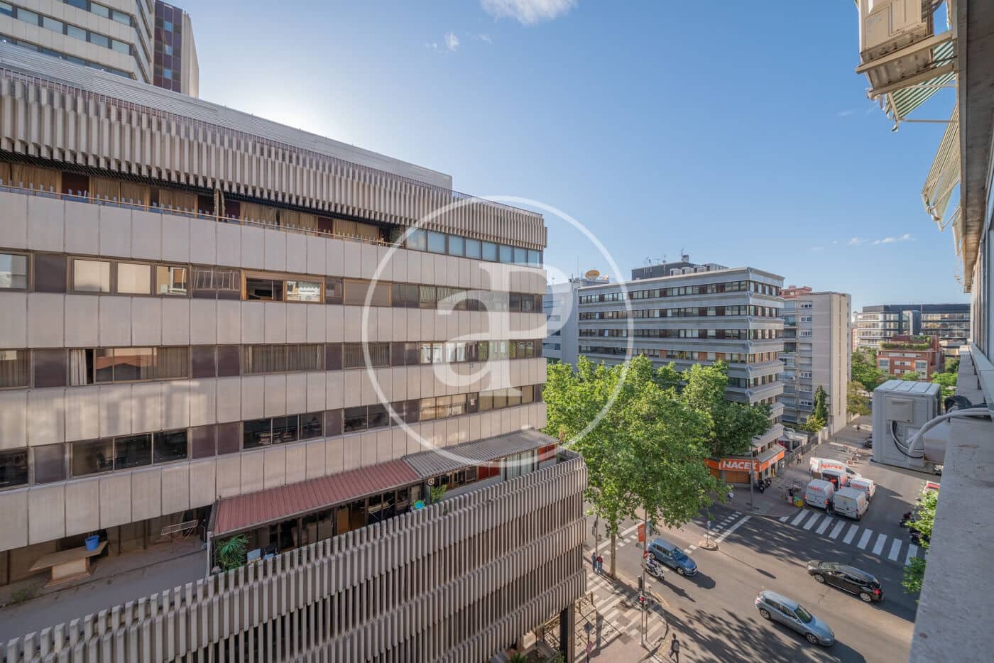4 quarto Apartamento para arrendar em Madrid cidade - 3 500 € (Ref: 9065479)