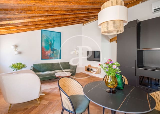 1 soveværelse Lejlighed til leje i Embajadores, Madrid by - € 1.800 (Ref: 9065481)