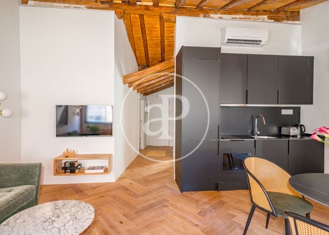 1 soveværelse Lejlighed til leje i Embajadores, Madrid by - € 1.800 (Ref: 9065481)