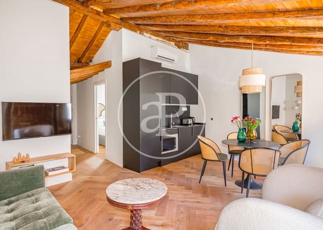 1 soveværelse Lejlighed til leje i Embajadores, Madrid by - € 1.800 (Ref: 9065481)