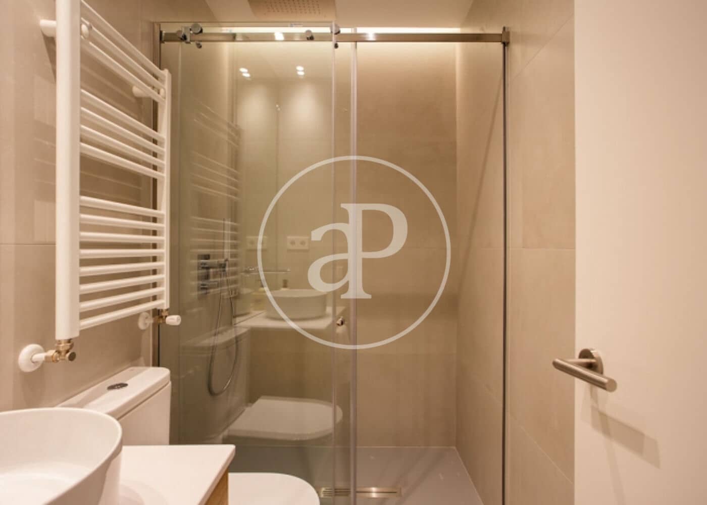 4 soverom Leilighet til leie i Madrid by - € 7 500 (Ref: 9069068)