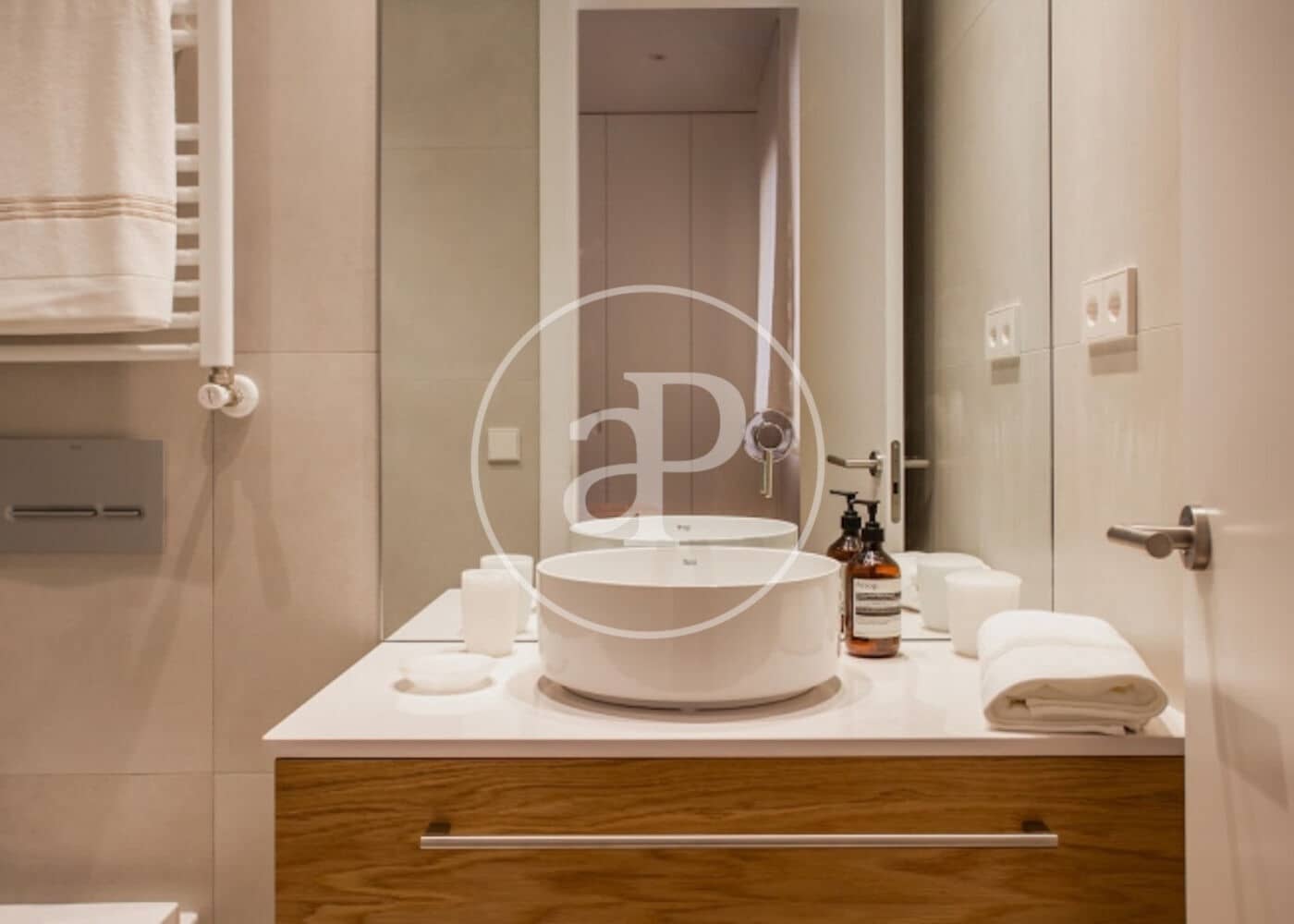 4 soverom Leilighet til leie i Madrid by - € 7 500 (Ref: 9069068)