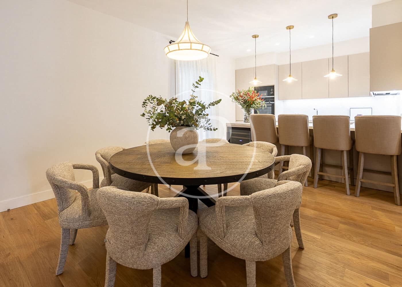 4 slaapkamer Appartement te huur in Madrid stad - € 18.500 (Ref: 9069074)