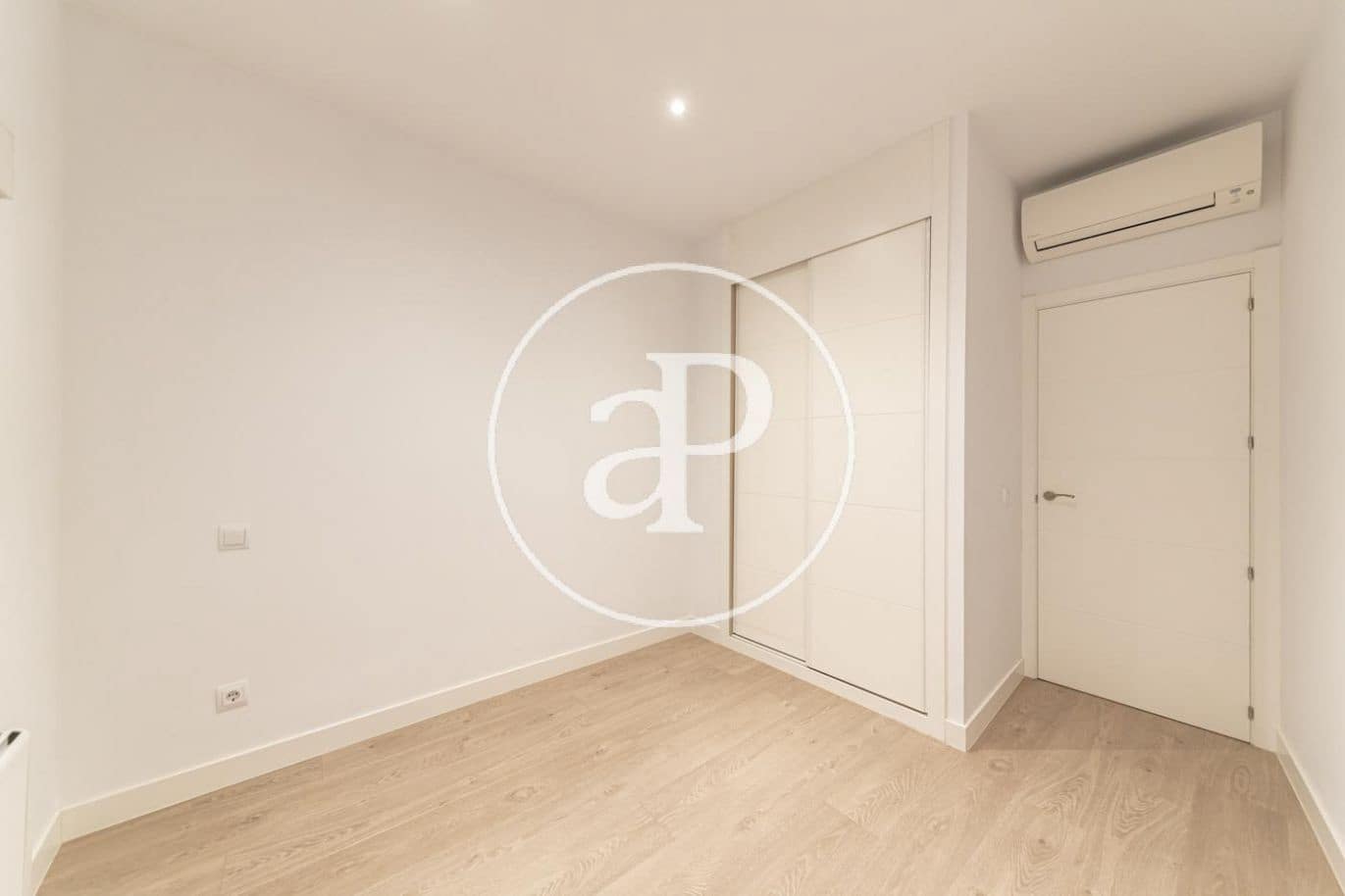 2 bedroom Apartment for rent in Madrid city - € 2,000 (Ref: 9073637)