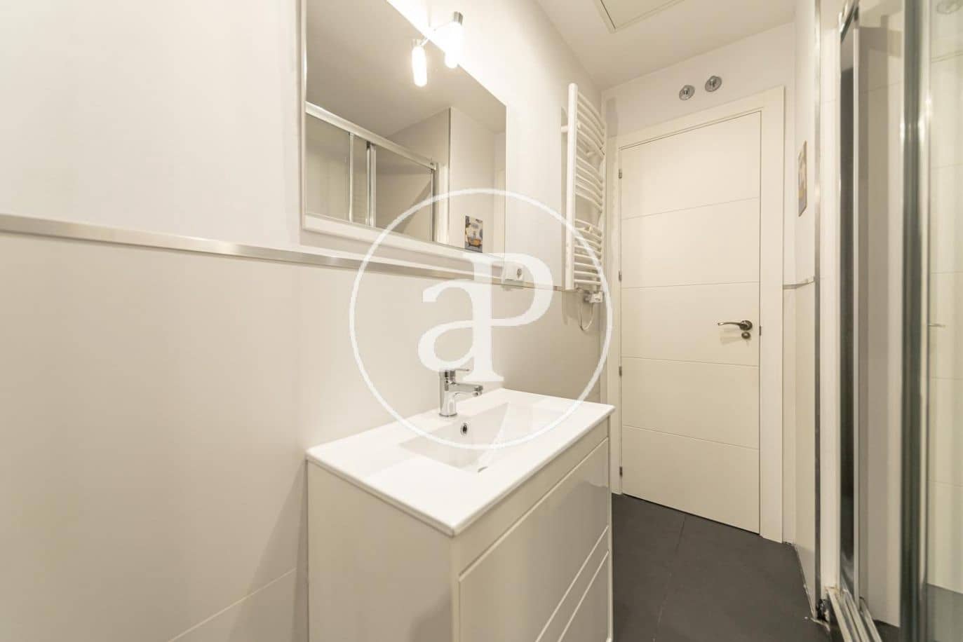 2 bedroom Apartment for rent in Madrid city - € 2,000 (Ref: 9073637)