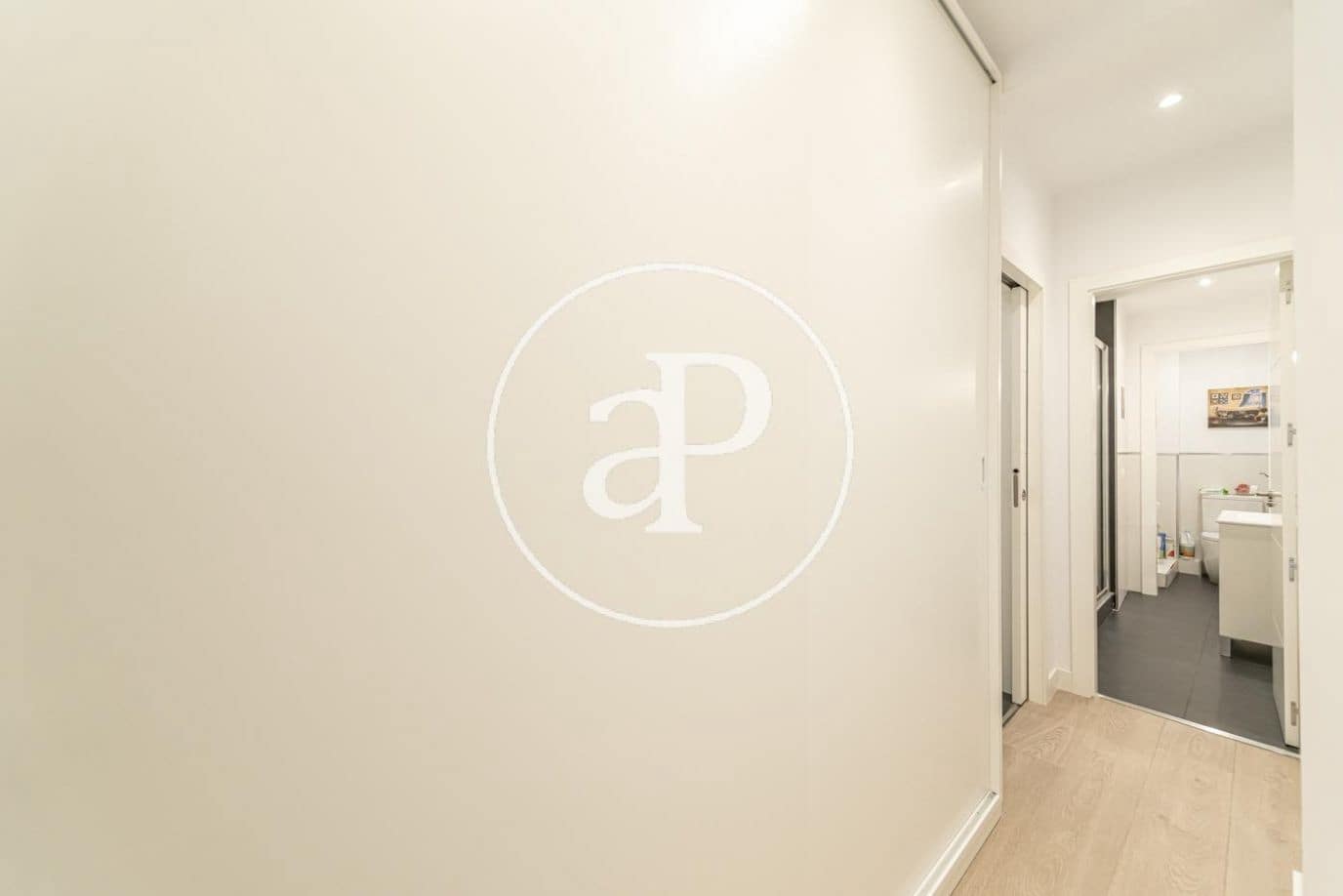 2 bedroom Apartment for rent in Madrid city - € 2,000 (Ref: 9073637)