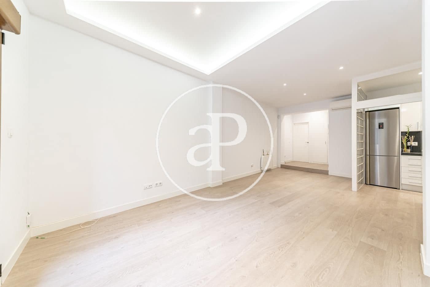 2 bedroom Apartment for rent in Madrid city - € 2,000 (Ref: 9073637)