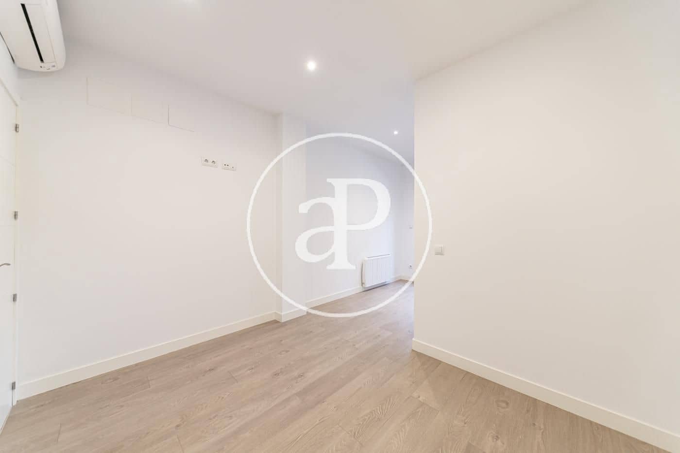 2 bedroom Apartment for rent in Madrid city - € 2,000 (Ref: 9073637)