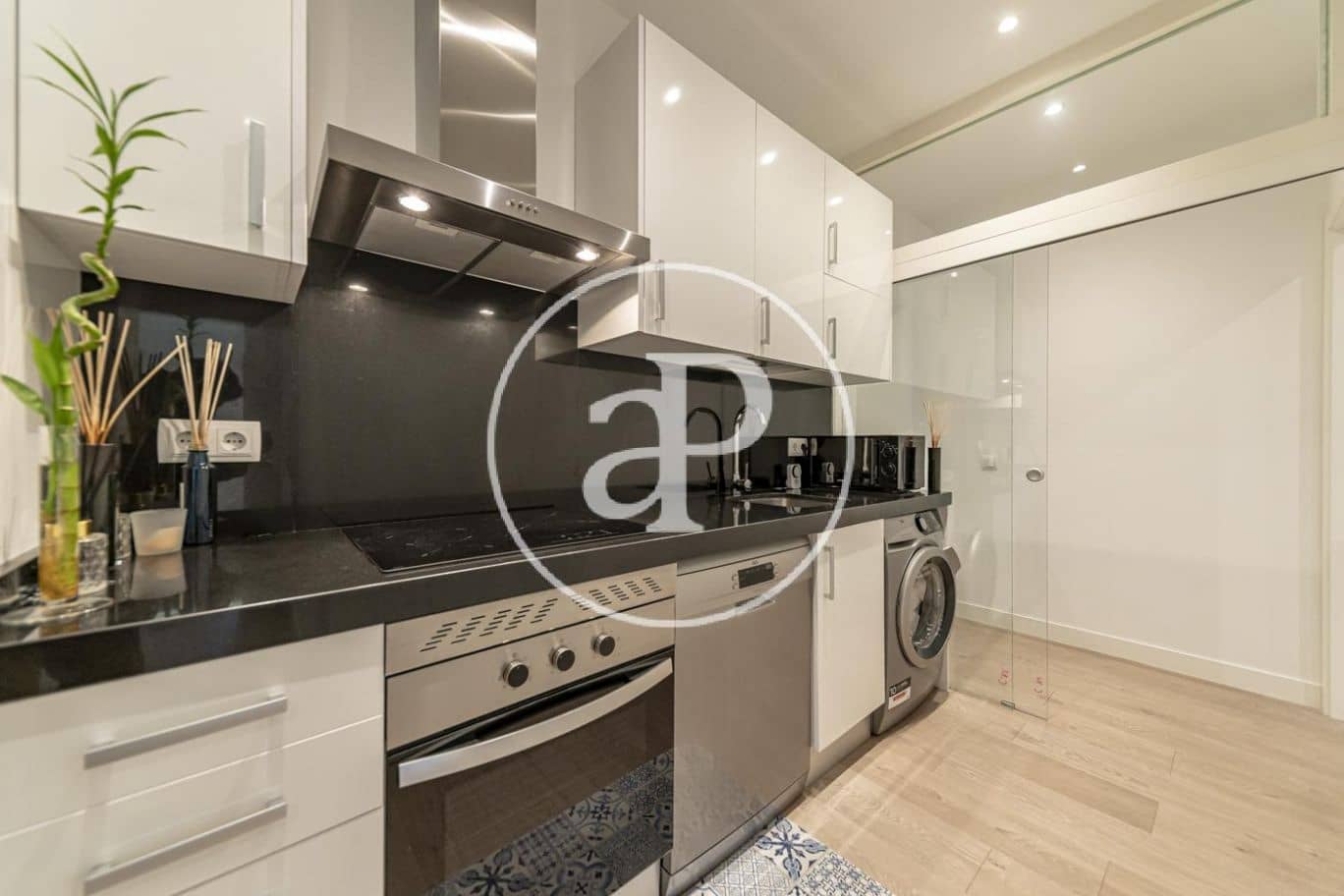 2 bedroom Apartment for rent in Madrid city - € 2,000 (Ref: 9073637)