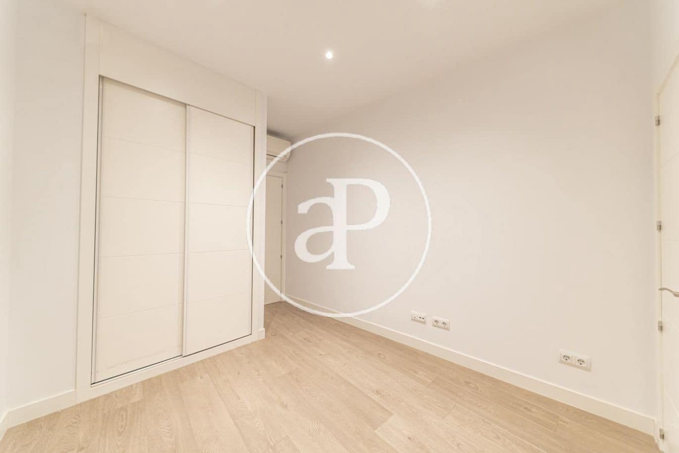 2 bedroom Apartment for rent in Madrid city - € 2,000 (Ref: 9073637)