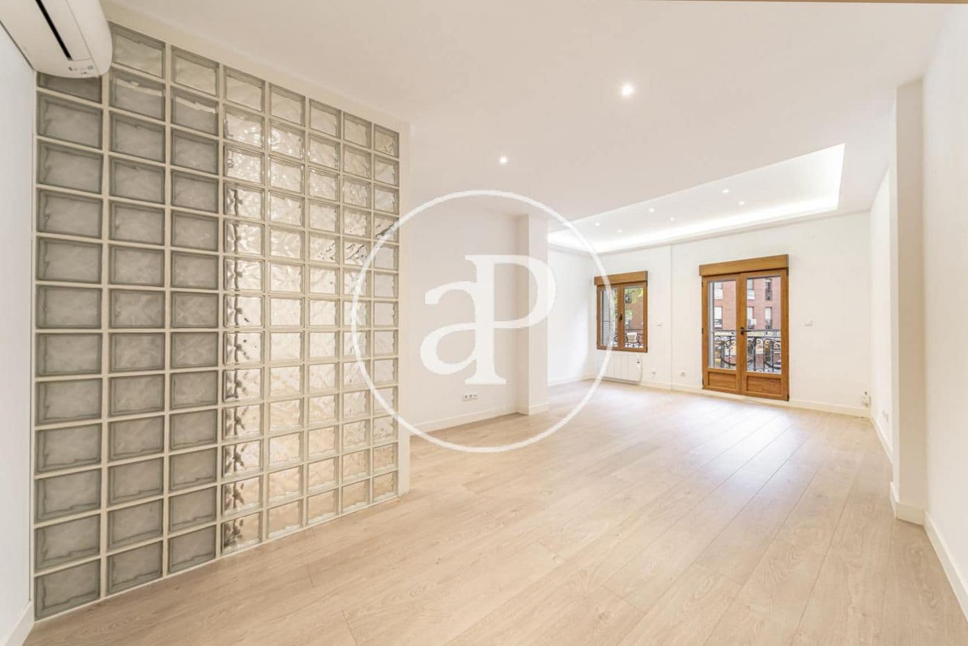 2 bedroom Apartment for rent in Madrid city - € 2,000 (Ref: 9073637)