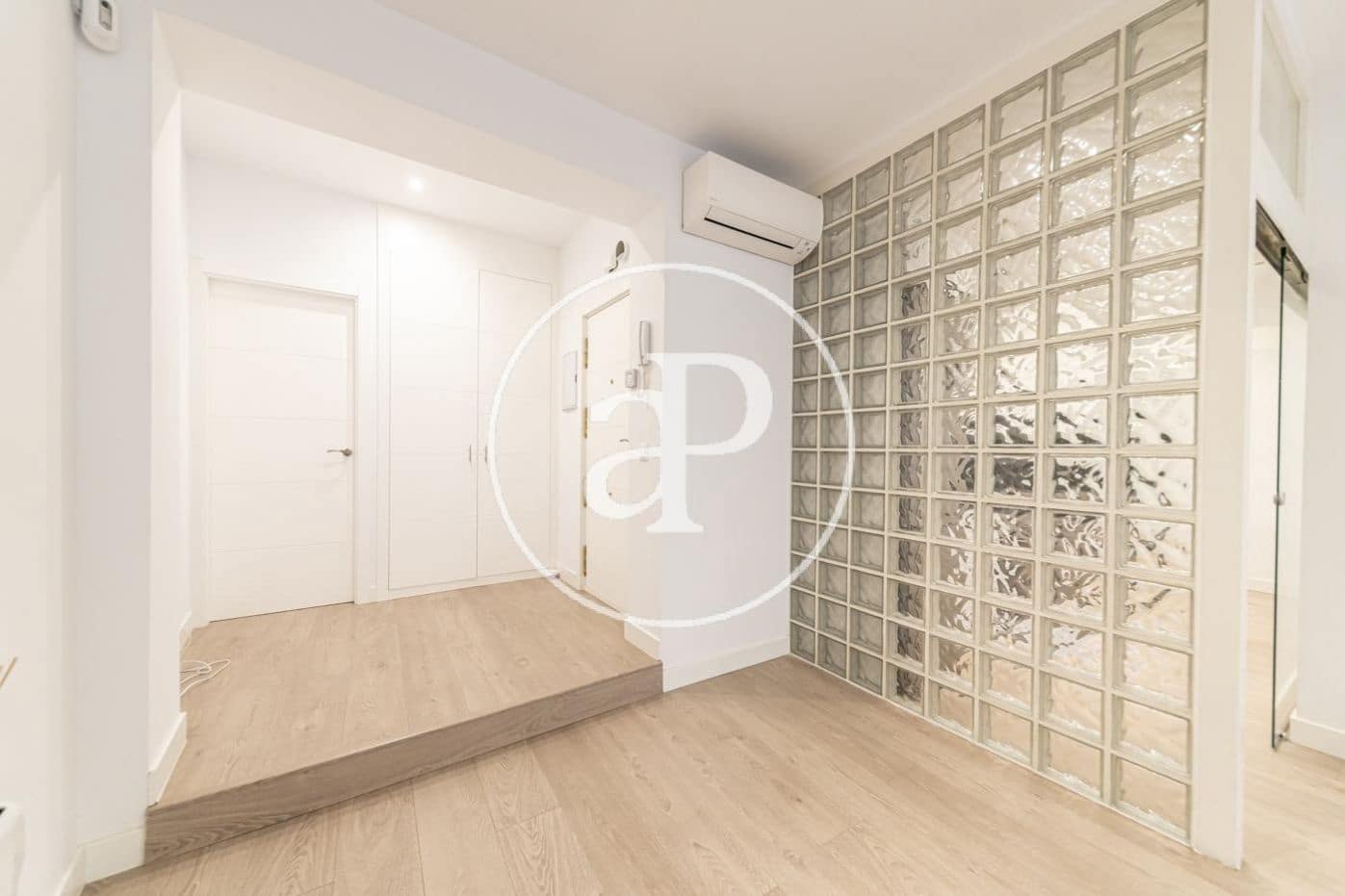 2 bedroom Apartment for rent in Madrid city - € 2,000 (Ref: 9073637)