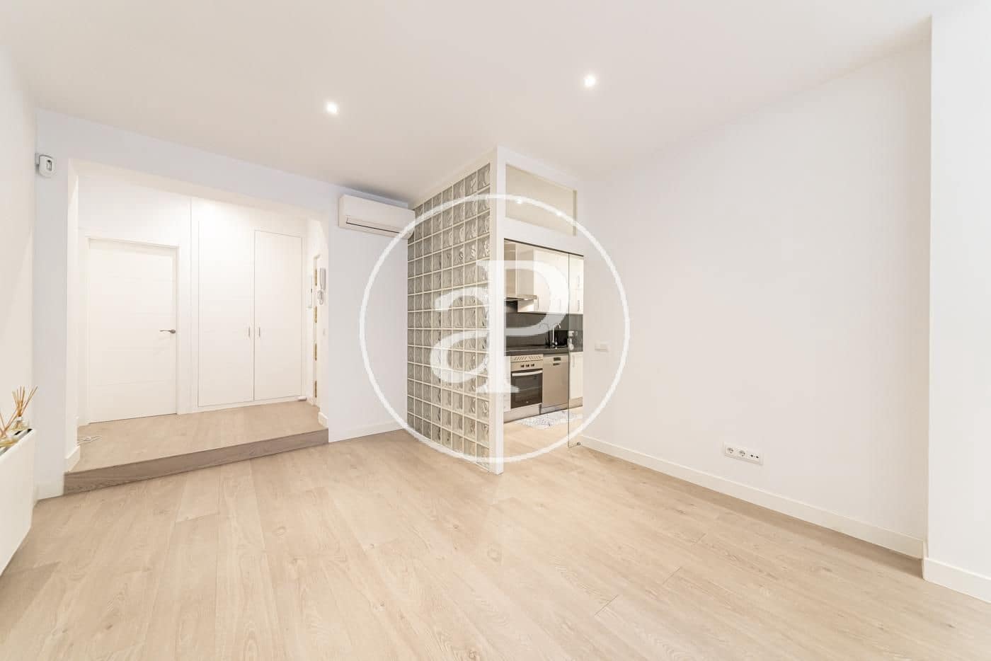 2 bedroom Apartment for rent in Madrid city - € 2,000 (Ref: 9073637)