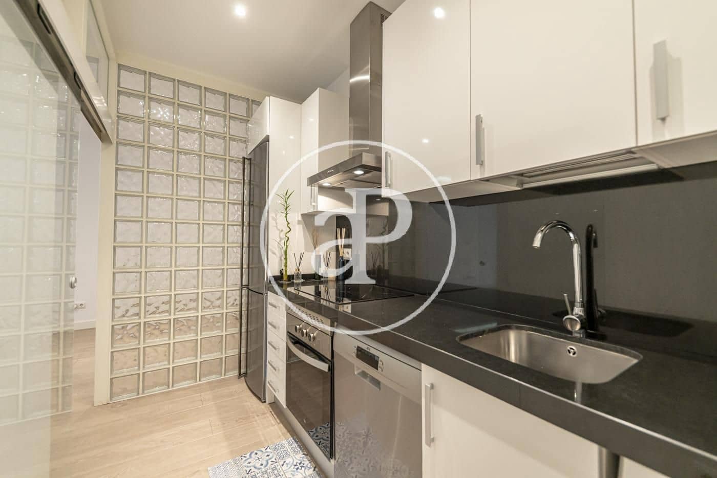 2 bedroom Apartment for rent in Madrid city - € 2,000 (Ref: 9073637)