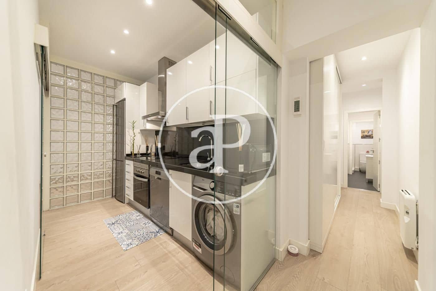 2 bedroom Apartment for rent in Madrid city - € 2,000 (Ref: 9073637)