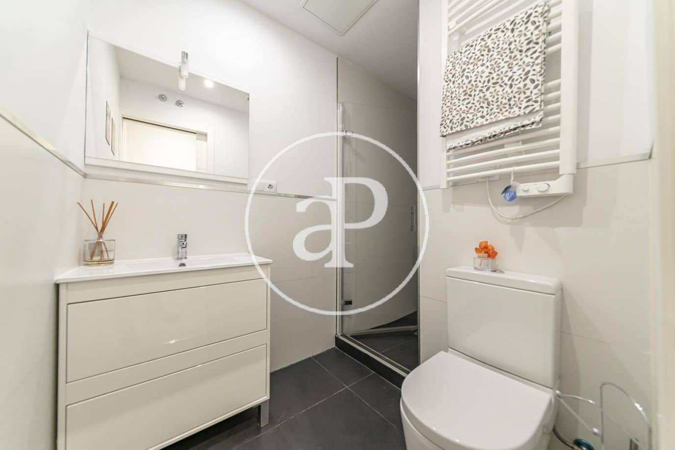 2 bedroom Apartment for rent in Madrid city - € 2,000 (Ref: 9073637)