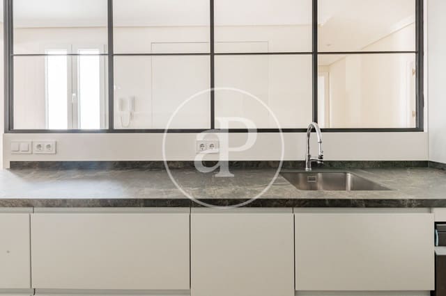 Ático de 2 habitaciones en Castellana, Madrid ciudad en alquiler - 6.000 € (Ref: 9073639)