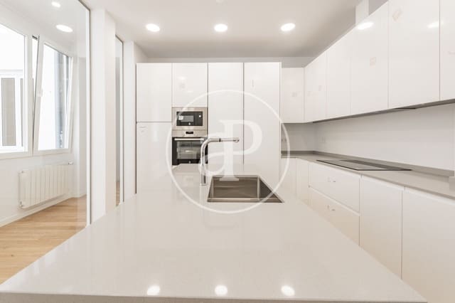 4 Zimmer Apartment zu verkaufen in Cortes, Madrid Stadt - 1.395.000 € (Ref: 9073641)