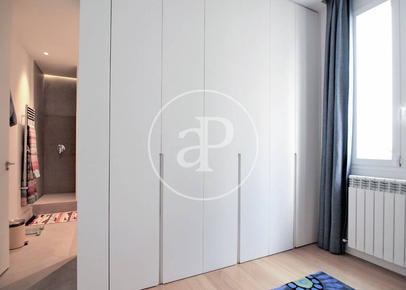 4 quarto Apartamento para arrendar em Madrid cidade - 8 800 € (Ref: 9081795)