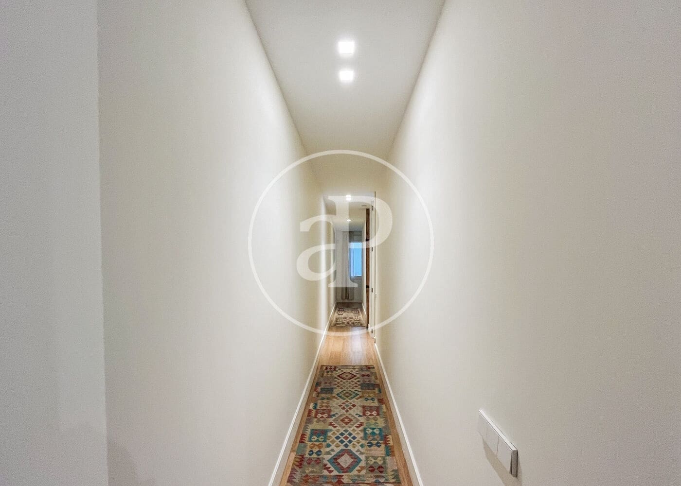 4 quarto Apartamento para arrendar em Madrid cidade - 8 800 € (Ref: 9081795)