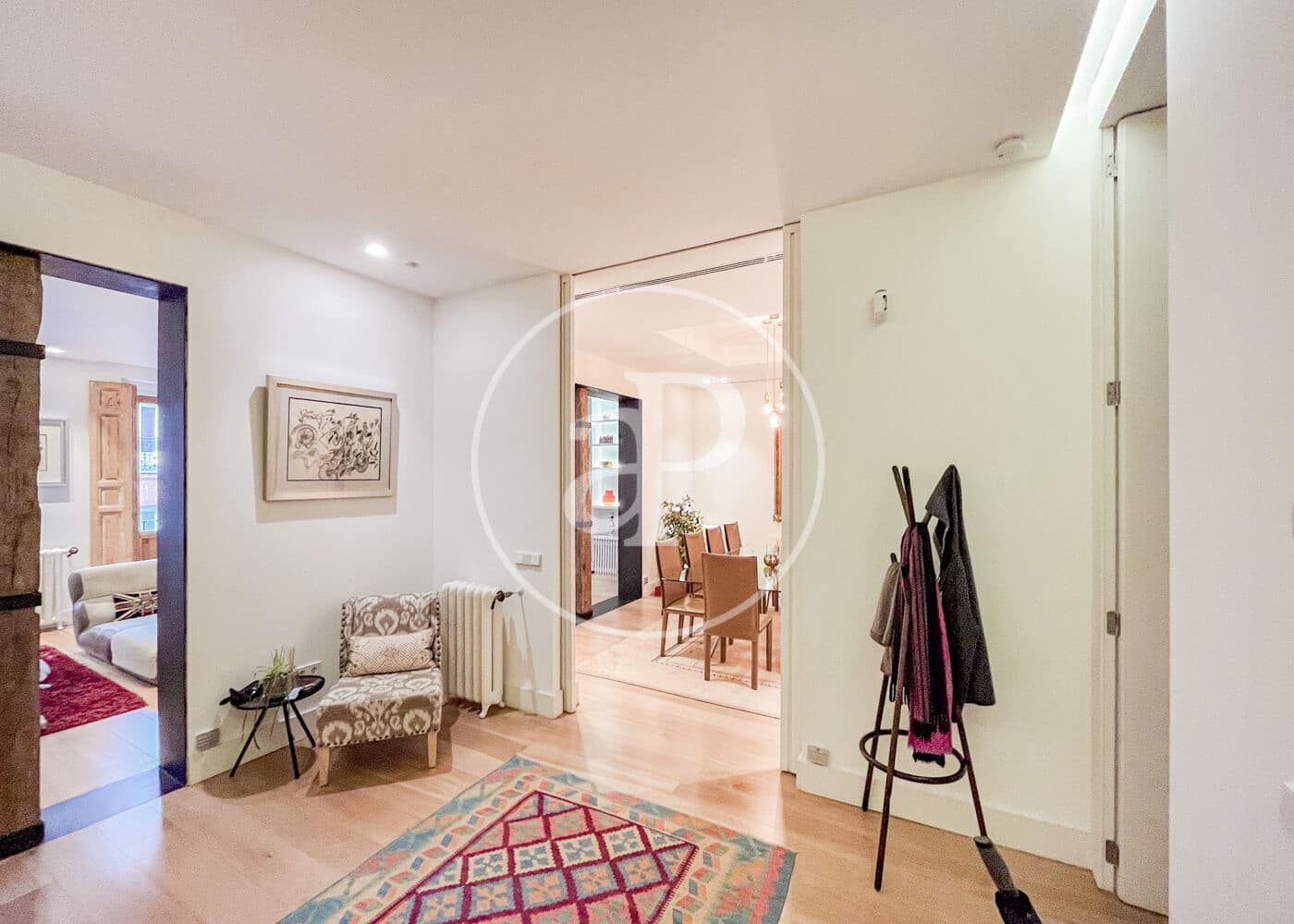 4 quarto Apartamento para arrendar em Madrid cidade - 8 800 € (Ref: 9081795)