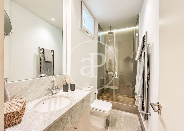 4 quarto Apartamento para arrendar em Justicia, Madrid cidade - 8 800 € (Ref: 9081795)