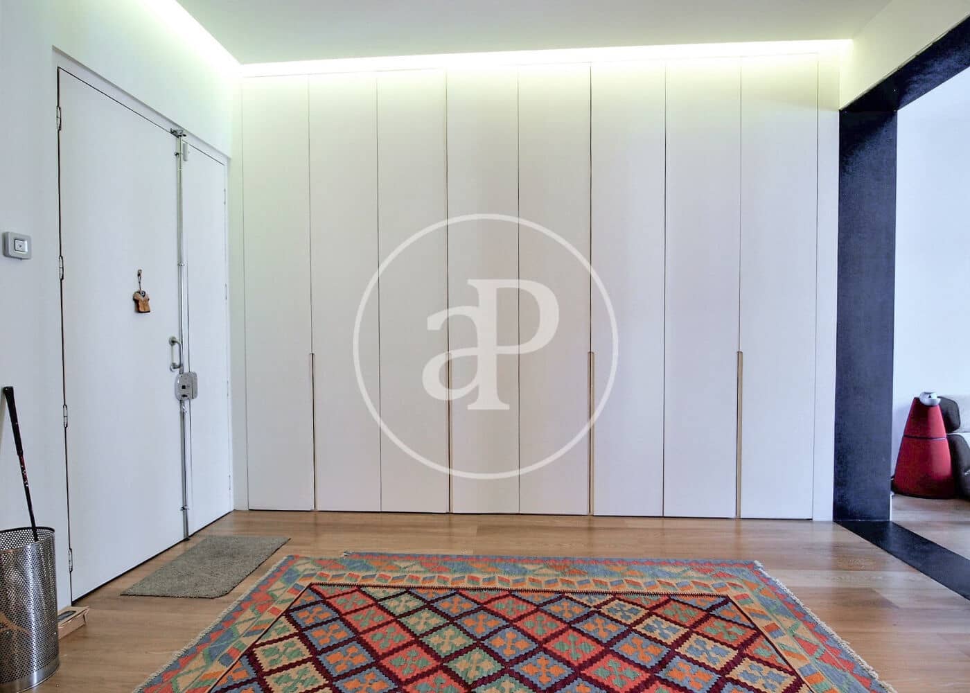 4 quarto Apartamento para arrendar em Madrid cidade - 8 800 € (Ref: 9081795)