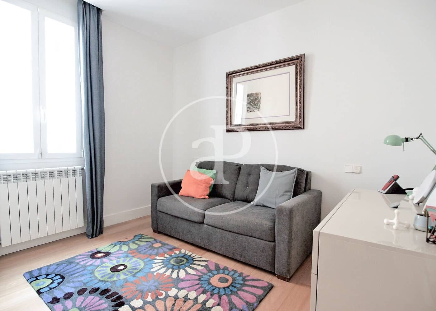 4 quarto Apartamento para arrendar em Madrid cidade - 8 800 € (Ref: 9081795)