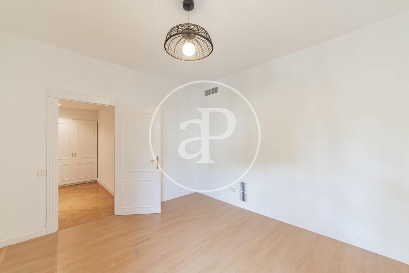 5 bedroom Apartment for rent in Madrid city - € 5,500 (Ref: 9091858)