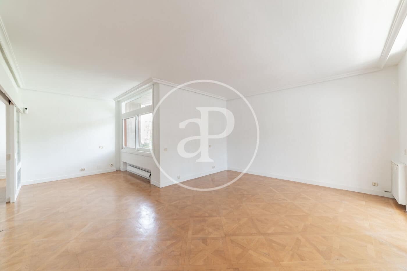 5 bedroom Apartment for rent in Madrid city - € 5,500 (Ref: 9091858)