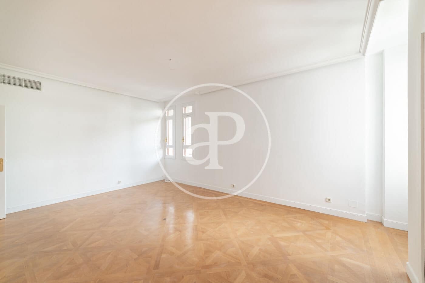 5 bedroom Apartment for rent in Madrid city - € 5,500 (Ref: 9091858)