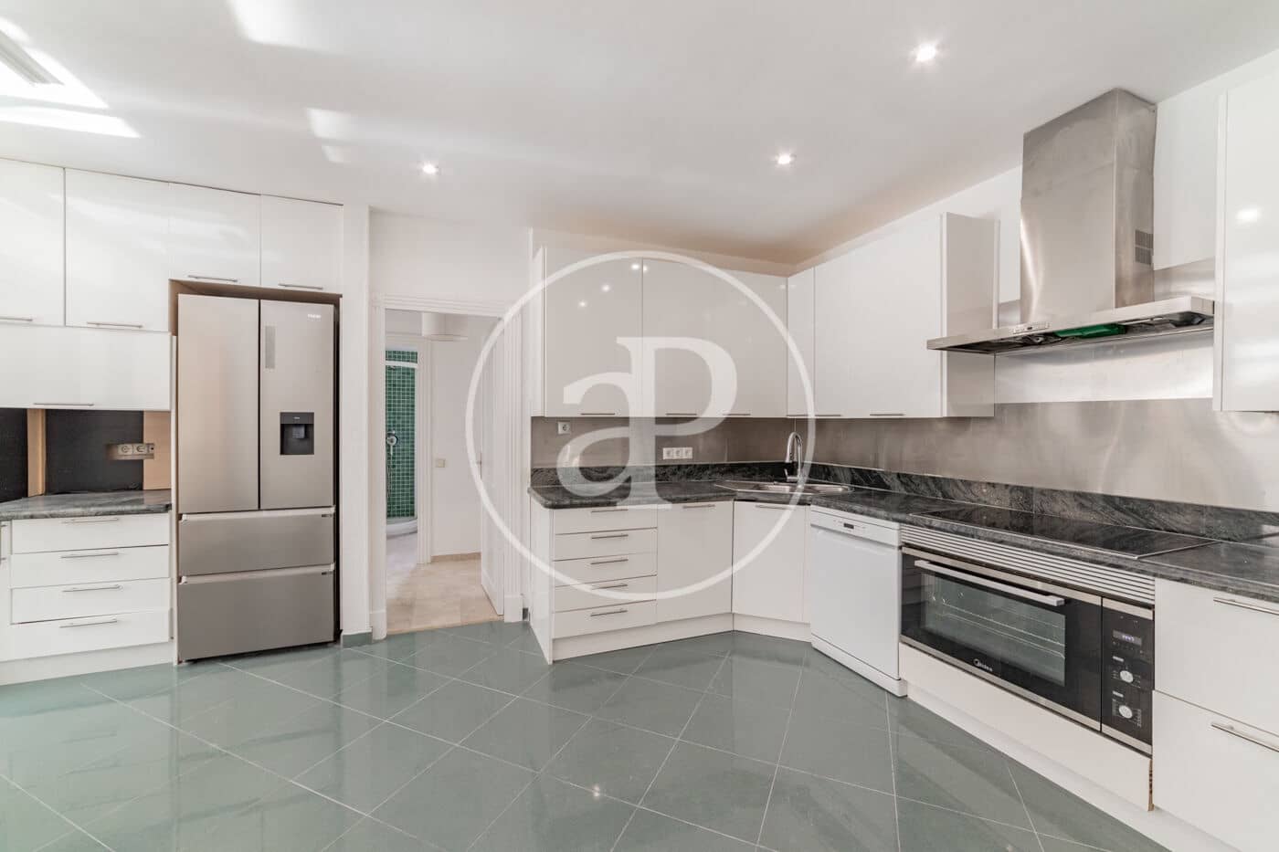 5 bedroom Apartment for rent in Madrid city - € 5,500 (Ref: 9091858)